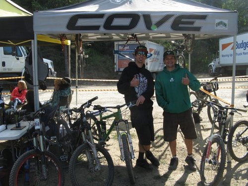 Joey from Rockstar and Ernie from Cove give it a thumbs up!