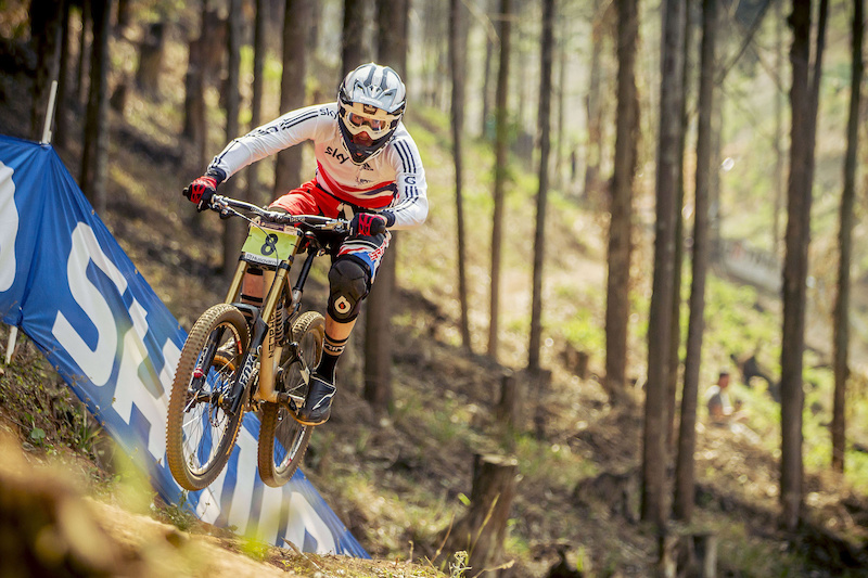 Madison Saracen Spending UCI MTB World Championships - Pietermaritzburg South Africa - Find the article on Pinkbike.com - Laurence CE - www.laurence-ce.com