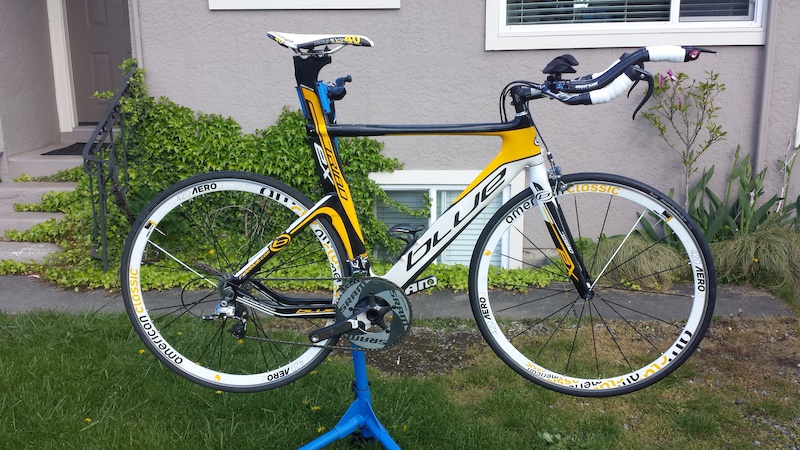 blue tri bike