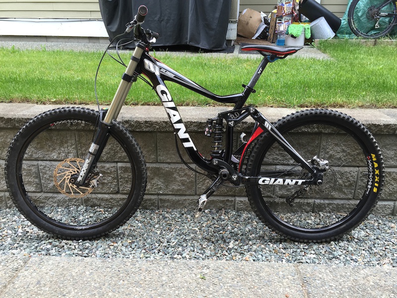 giant glory dh bike