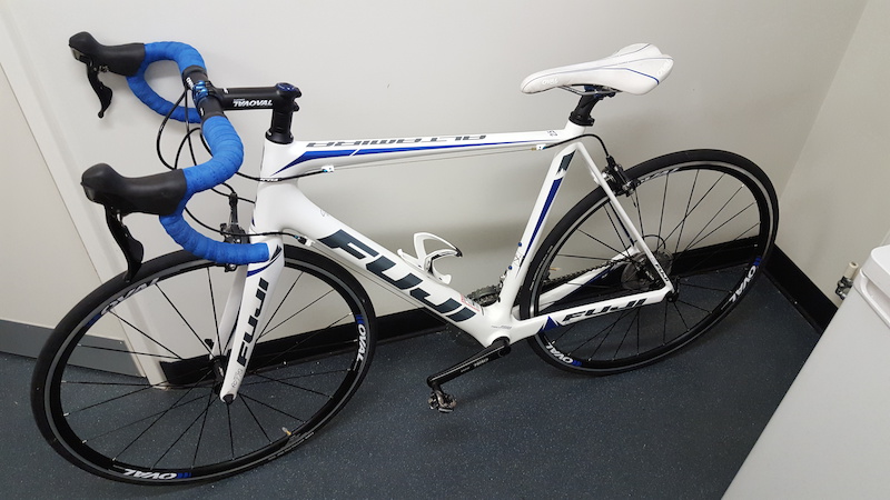 2014 Fuji Altamira 2.5 CARBON Road Bike - Size 55cm For Sale