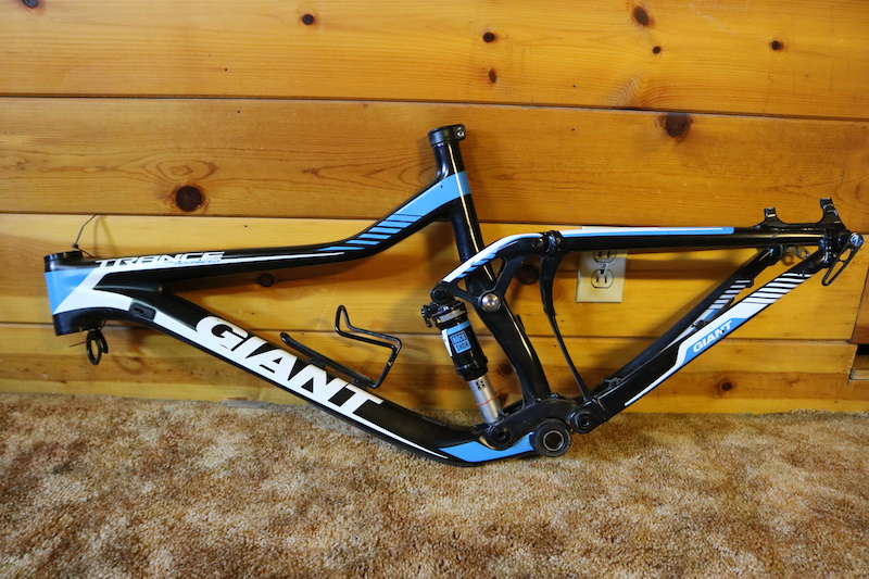 giant mtb carbon frame