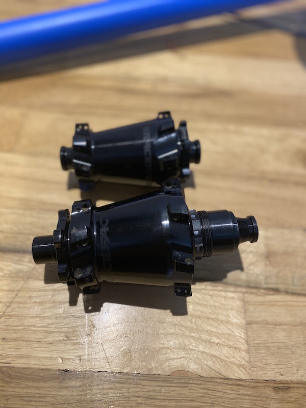 2018 RaceFace Boost Vault Hubs Straight Pull 28H Sram XD For Sale