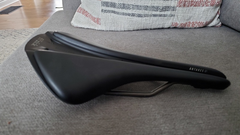 Fizik Antares R3 Versus Evo Kium Road Saddle For Sale