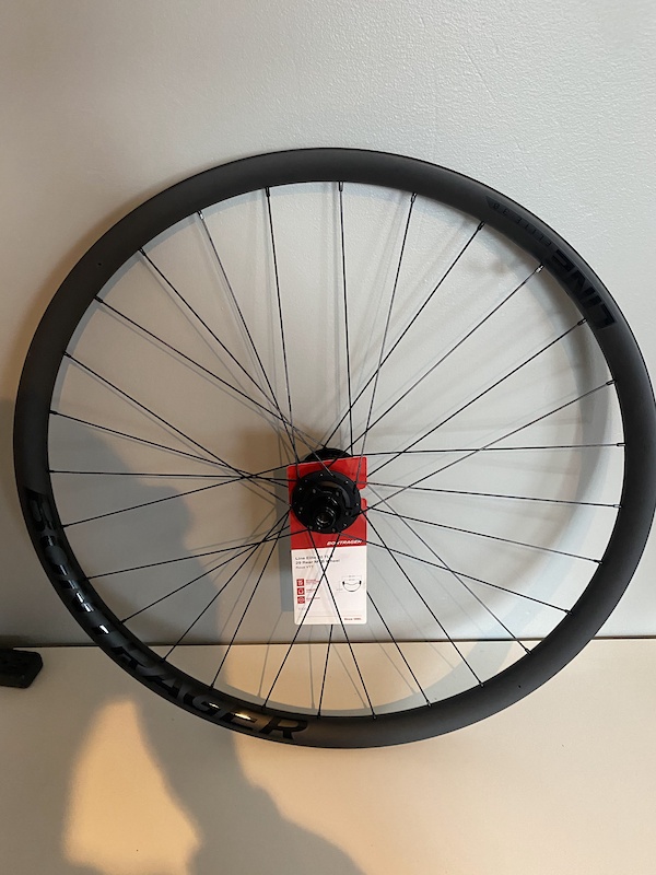 2021 29 Carbon Bontrager Line Elite 30 Rear Wheel XD For Sale