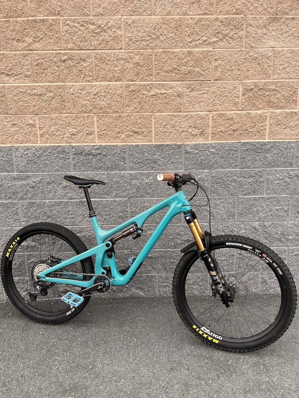 Yeti Sb Turq Series Large Turquoise T For Sale