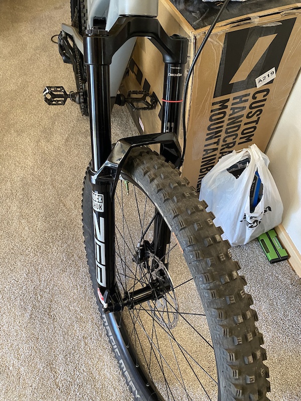 2022 BRAND NEW RockShox Zeb Ultimate 180mm For Sale