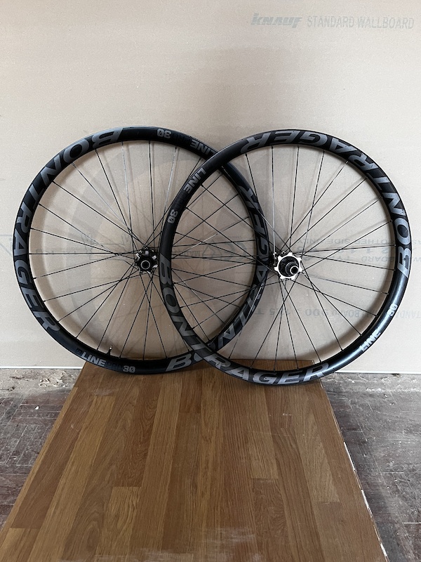 Bontrager Line Pro Carbon Wheelset Boost For Sale