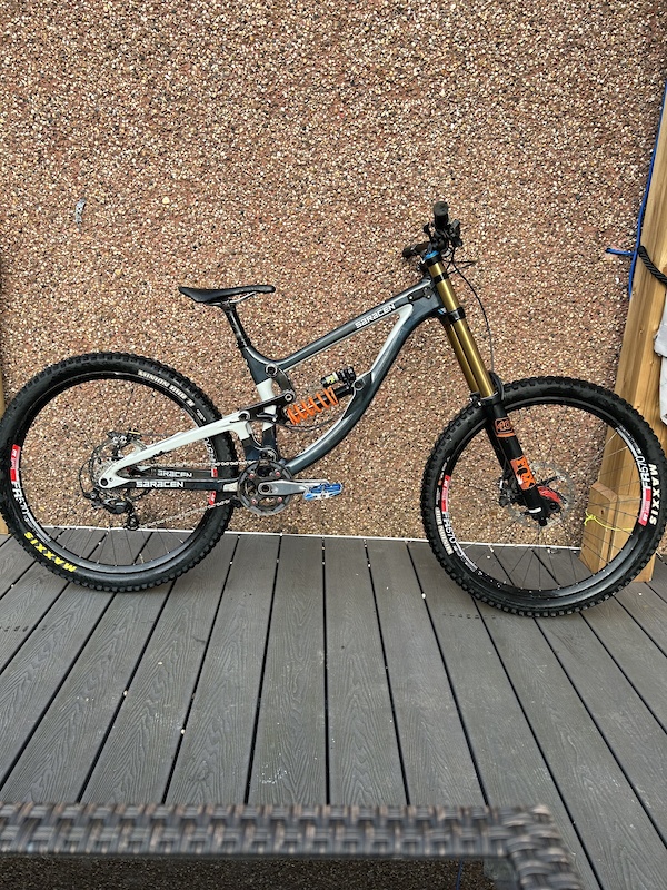 Saracen Myst X Medium Full Carbon For Sale