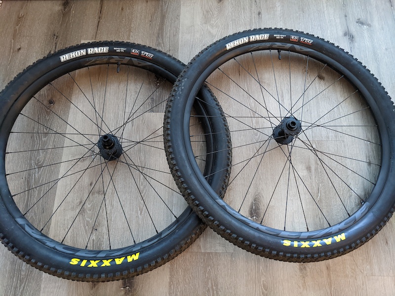 2023 DT Swiss 370 Laced To Race Face AR 27 Wheelset For Sale