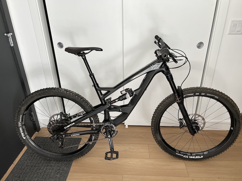 2017 YT Capra CF Pro For Sale