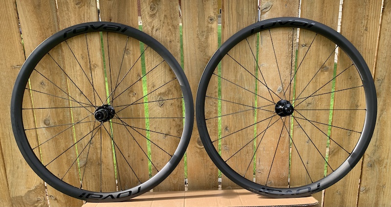 Mint Roval Alpinist CLX II Tubeless Disc Wheels For Sale