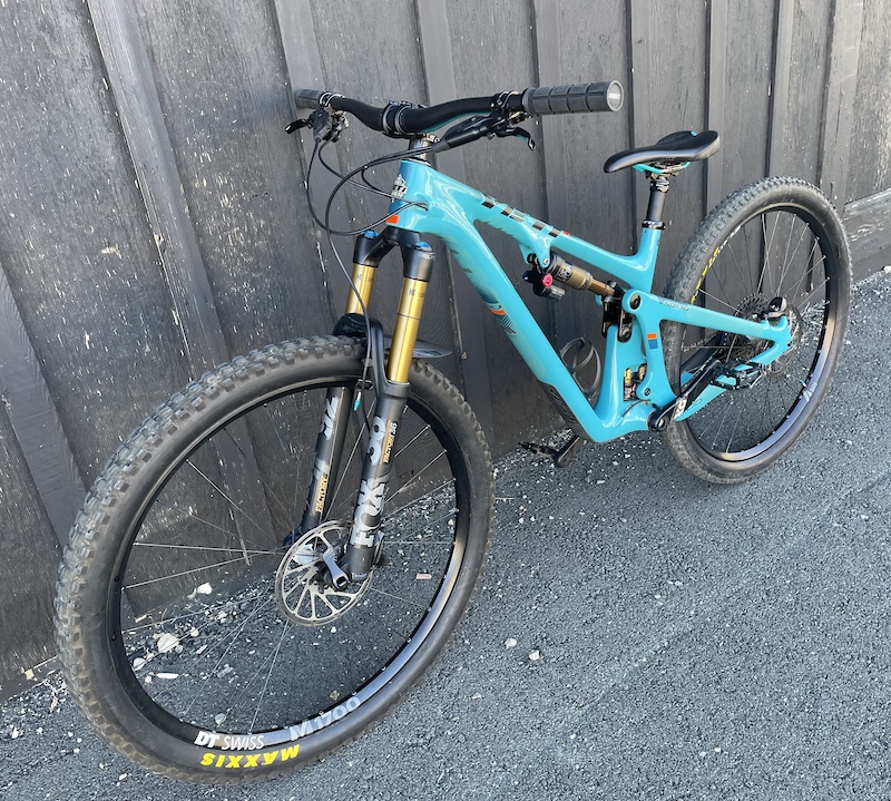 Yeti Sb Turq Er Medium Excellent Condition For Sale