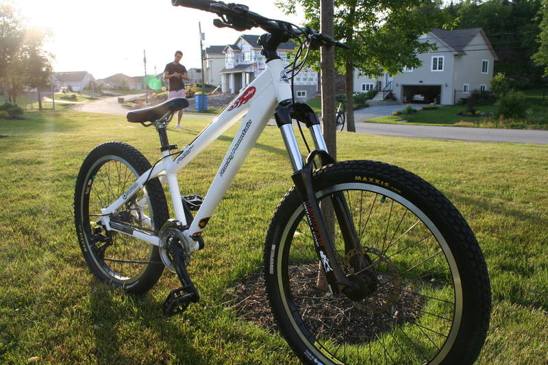 2006 ROCKY MOUNTAIN FLOW 2.0 DIRT JUMPER 14" white For Sale