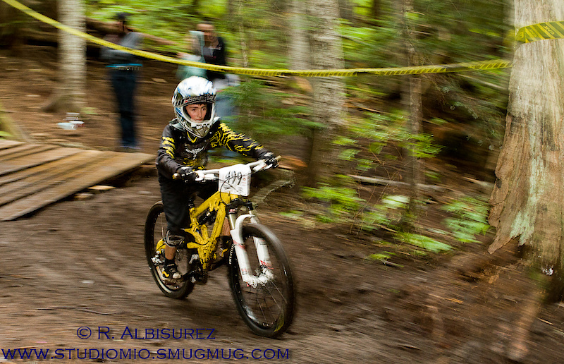 Project 529's Chase Jaimeson is one of those 11 year olds that excels in anything he does, if he commits to gravity bike racing 100% in the next 5 years I assure you all that we'll see this kid's talents. His dad has passed on his impeccable character and drive while recovering from a nasty crash at US Nationals this year. Looking forward to seeing Darrel Jamieson resume his role in Elite Master for 2011.