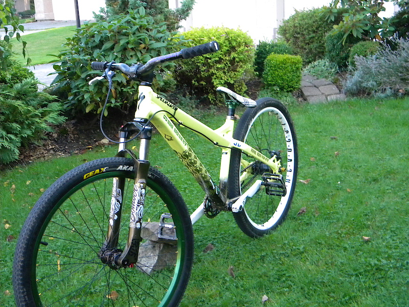 specialized dirt jump bike