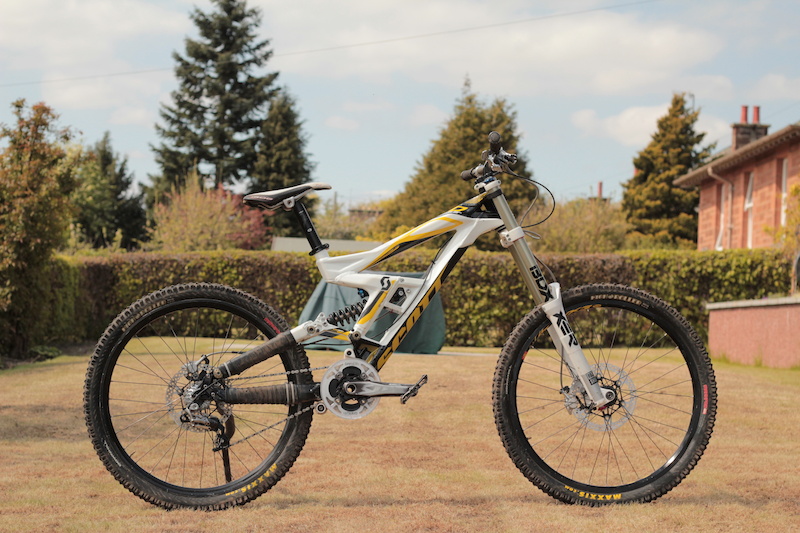 bianchi e road bike 2019