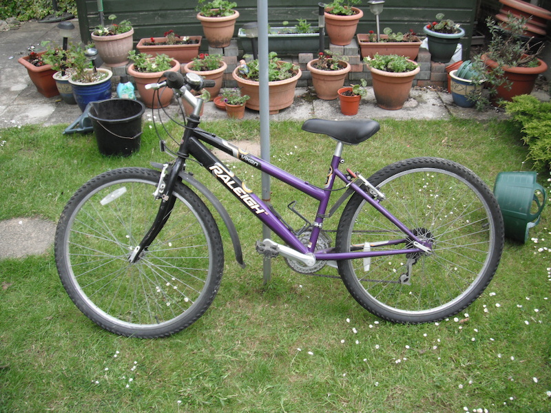 Raleigh Vixen large girls 26inch bike For Sale
