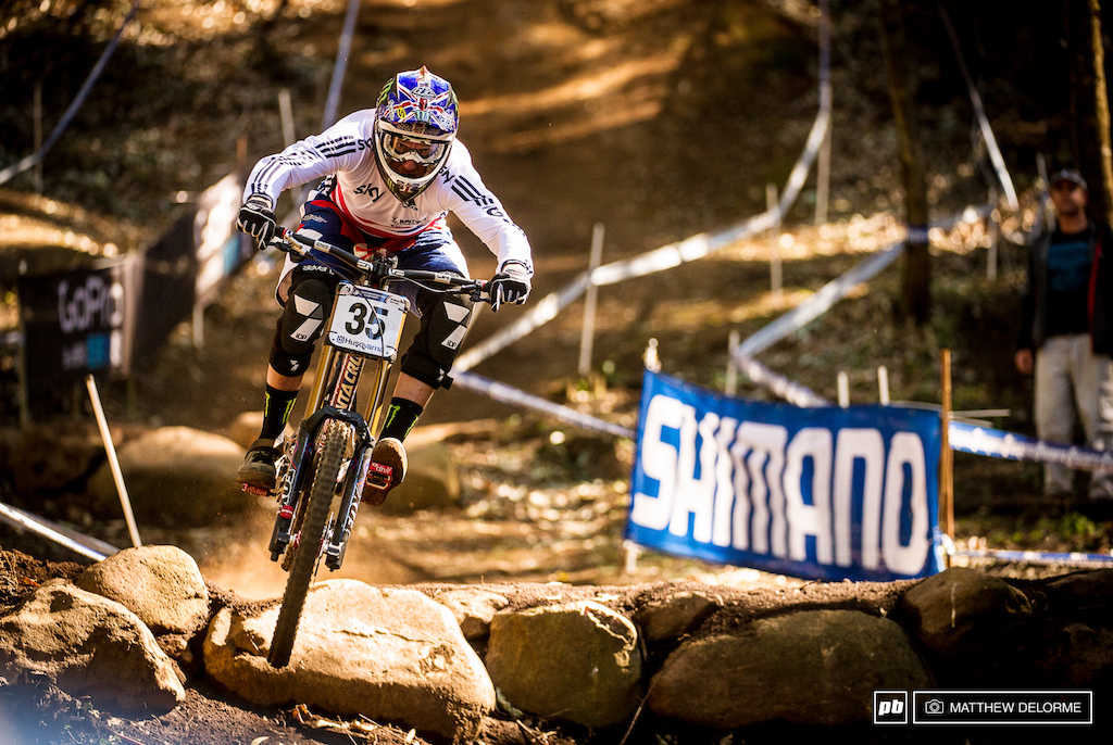 Classic Steve Peat attach posture.