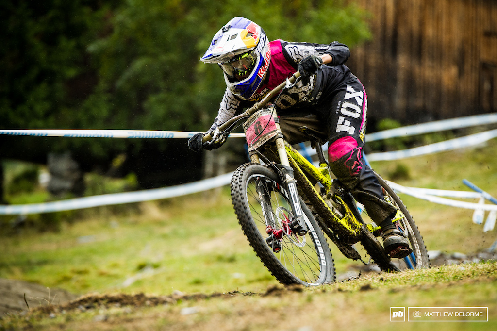 Pom Pon getting aggressive on the last corners into the finish.