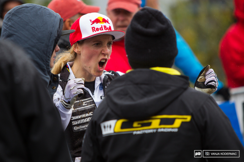 Rachel Atherton explaining her run.