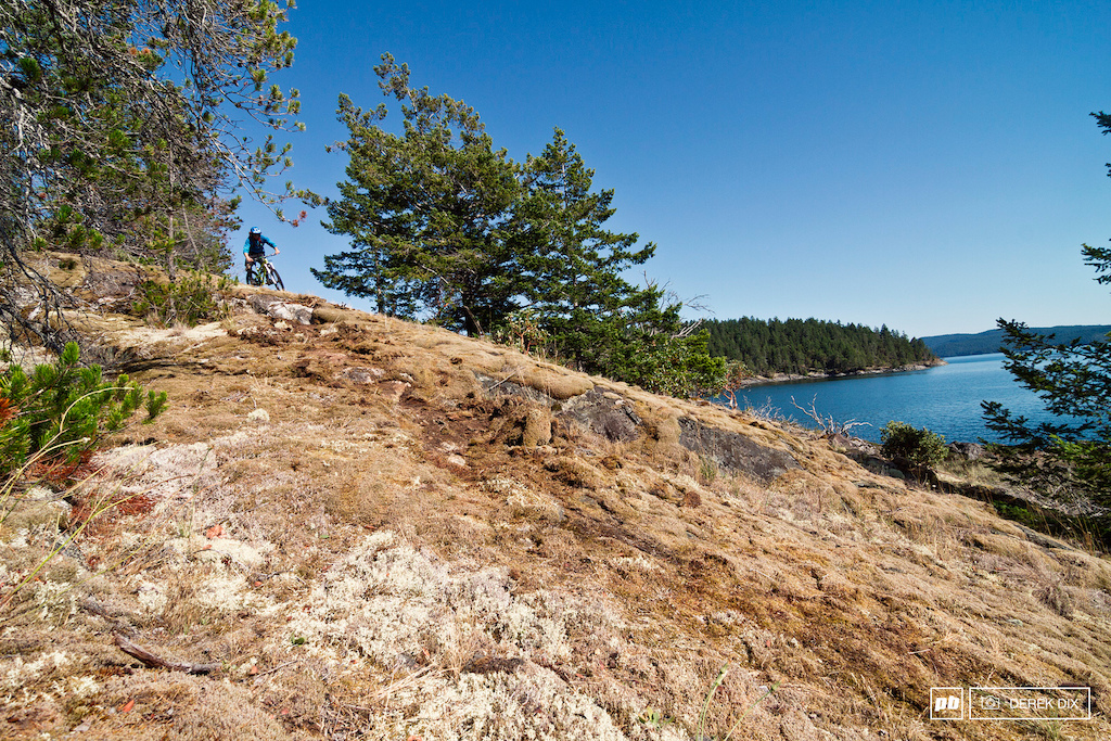 Cutting along the bluff ridge down to the water.
