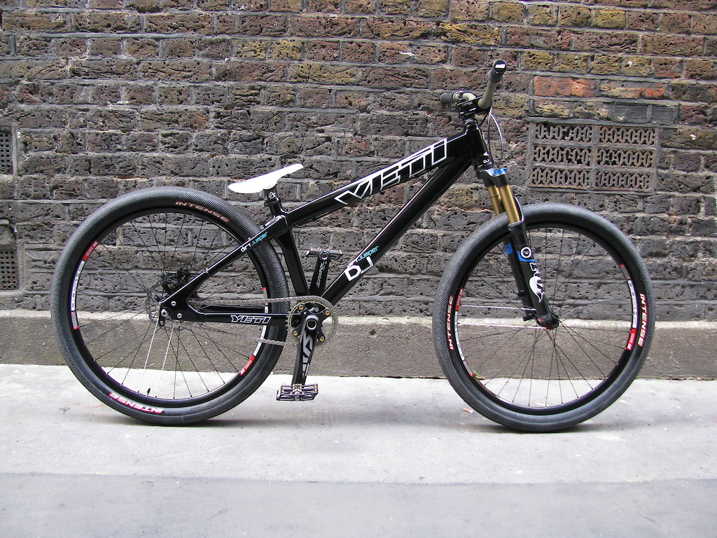 Yeti DJ at Yeti DJ in London, United Kingdom photo by sicampbell