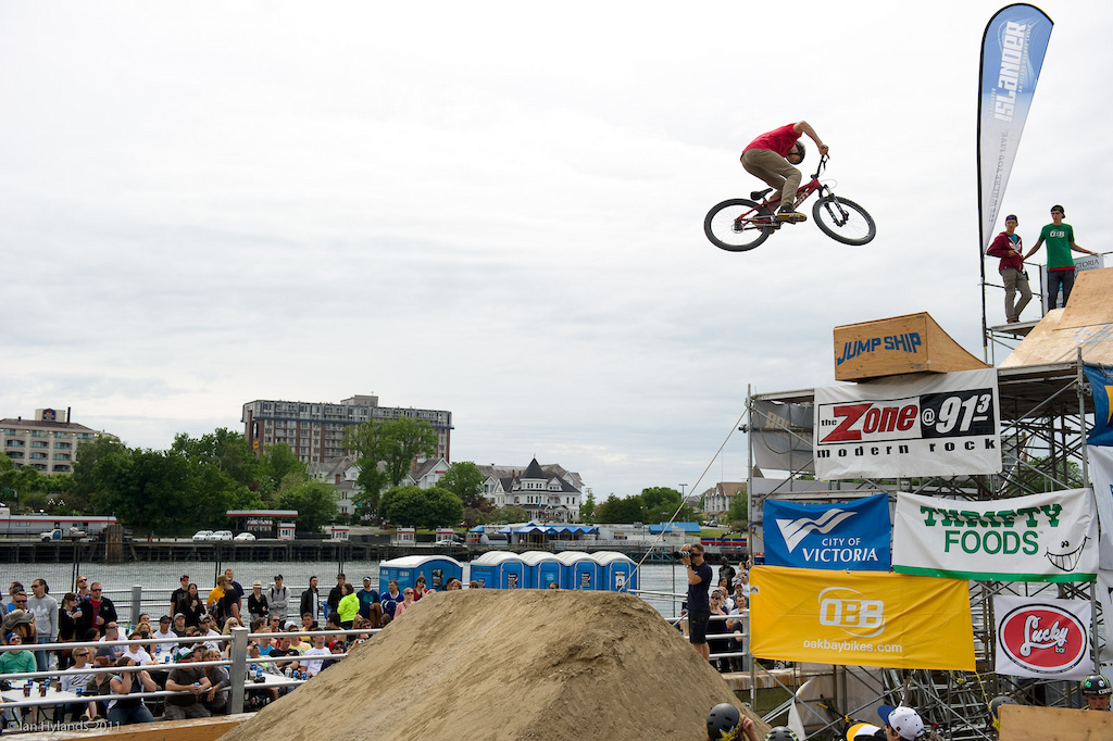 Brandon Semenuk 360 off the drop.