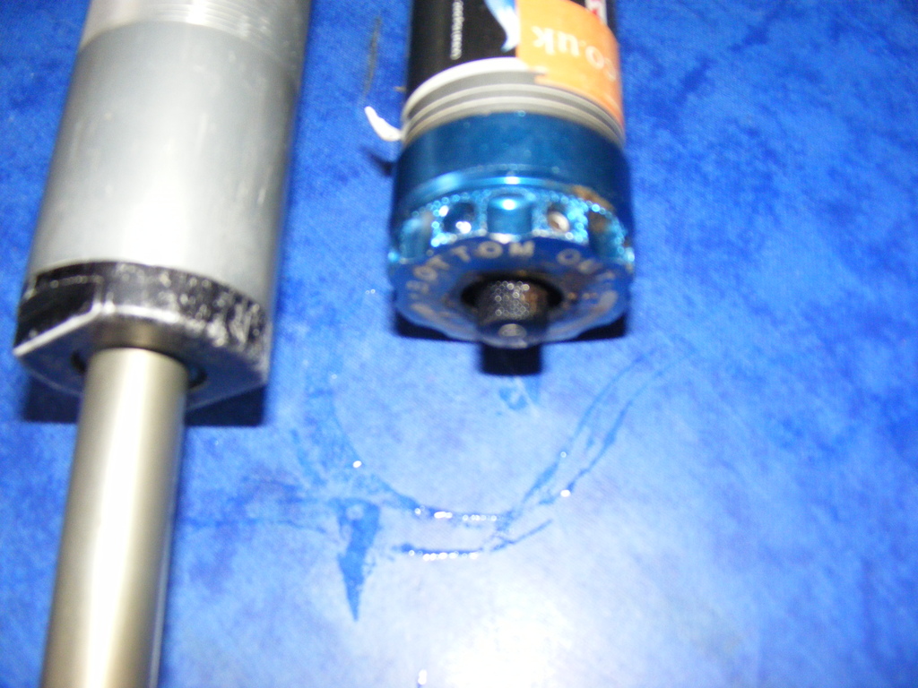 DHX 5 Rear shock, bottom out adjust