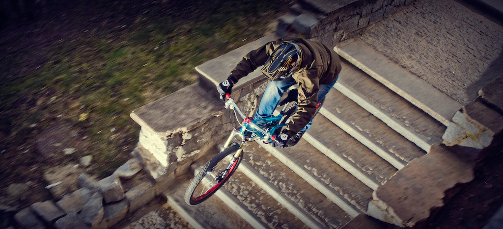 Remek Oleszkiewicz riding down Lublin old town with his Wish. Photo by Konrad Ruci ski. Ride Your Way 2 Bling.