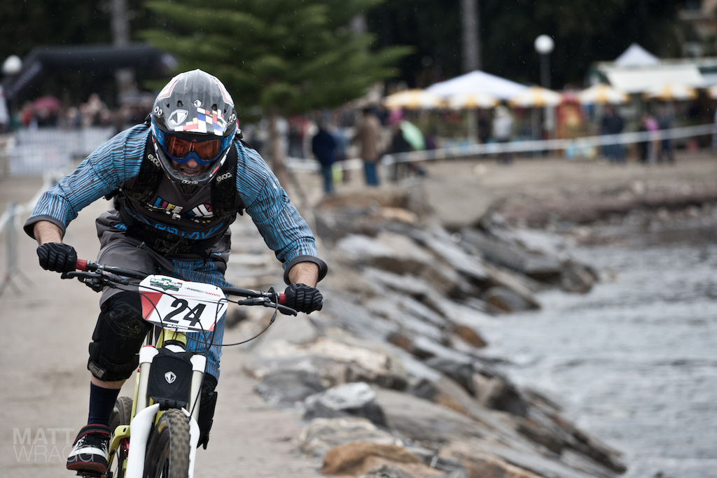Joseph Murachelli giving it everything in the prologue. Superenduro PRO1 2012 Golfo Diano Marino.
