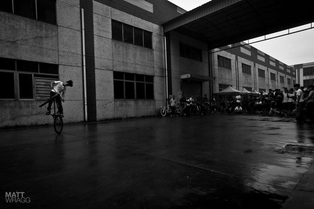 A fixed-wheel freestyle giving it some.