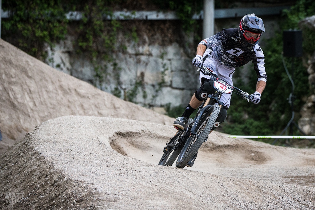 Dan Atherton was looking strong on the pump track this evening and has been enjoying the technical course here in Lake Garda. He s been on a new training plan this winter so it s going to be interesting to see how he goes tomorrow.