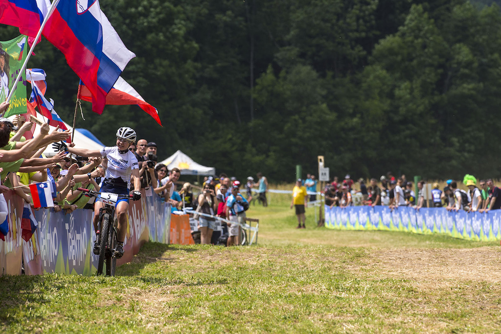 High-Five for her fans from Zakelj on the finishing straight with no one in sight. Nash finished 20 seconds back.