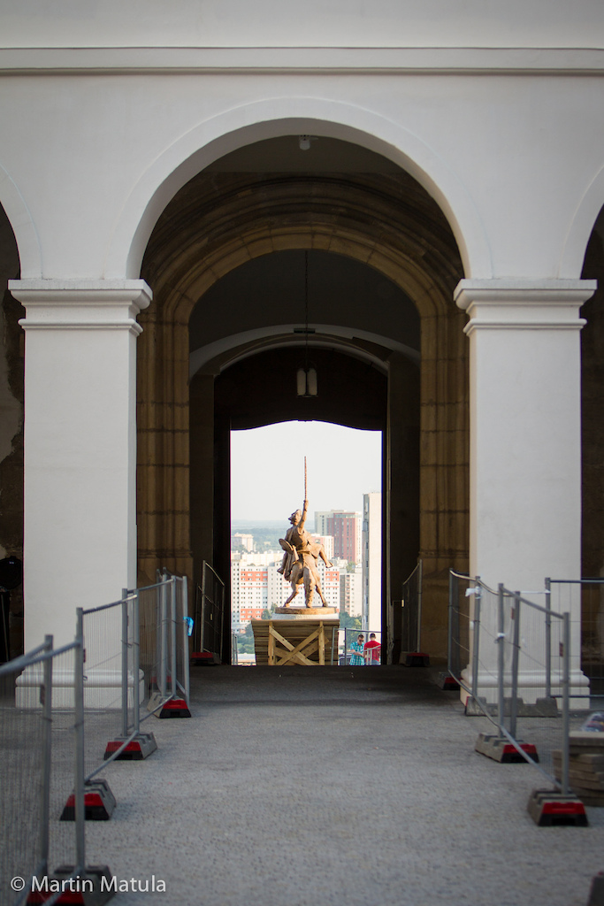 The first jump will offer one of the best views of the city and some cultural artifacts to admire. Unless you would be more interested in getting to the finish as fast as possible.