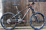 ALBION650 is an all new machine designed from the ground up to optimize the 27.5″ wheel platform and take the growing All mountain / Enduro racing scenes. It is built with the singular purpose of going faster than anything else in the most aggressive terrain.

Normal / Damang | One for Two | Exchangeable rear shock
Features the next generation of one for two exchangeable rear shock design, with a different visual but the same travel 160mm!

Weight: 11.4 kg