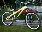 2009 Specialized P.3

Nsmb.com Factory build kit, for is a 2008 fox Float 36 RC2 with black crown and lowers.

24.95LBS