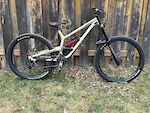 Commencal Furious (M) w/Chromag additions
