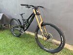 Santa Cruz V10, black frame, size Medium