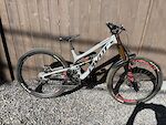 Pivot Phoenix Carbon Downhill Bike