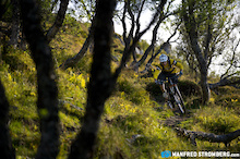 Riding on the Lofoten islands is not just steep and technical. Around the Leknes area, in the middle of the Island, are some local flow trails and manbuild DH Tracks.