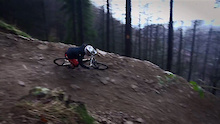 Video: Manon Carpenter Rides The Newest Trails in South Wales