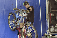 Spotted: Sam Hill's 27.5" Nukeproof Pulse DH Bike