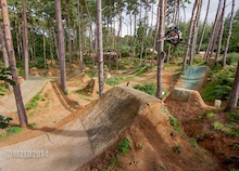 Huge thanks to mzed for this tabletop photo. Good day at the trails, the big set is running good now.