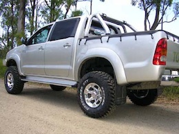 Hilux with 4" liftkit and 32 x 11.5" tires