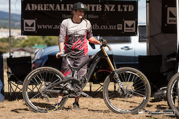 Sarah Atkin and her 26" Evil undead. 
Sarah is running 25 PSI rear and 20 PSI front. 780mm bars help keep things nice and steady.