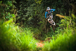 Video: Fearon, Smith and Bryceland Launch 2015 Fox Head DH Range