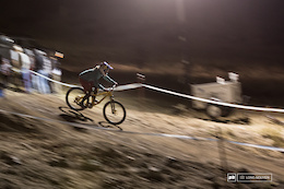 Jill Kintner is no stranger to dual slalom races and is flying through the course.