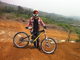 Lite Downhill trail
-+2km leght
without rock garden and root
2 gap
1 northshore
many tabletop and drop