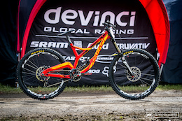Stevie Smith's Devinci Wilson - Lourdes DH World Cup 2016